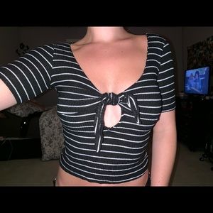Super cute cropped shirt